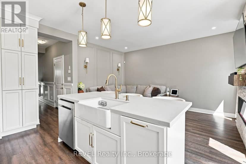 136 Acacia Road — photo 11 of 38