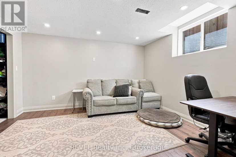 136 Acacia Road — photo 24 of 38