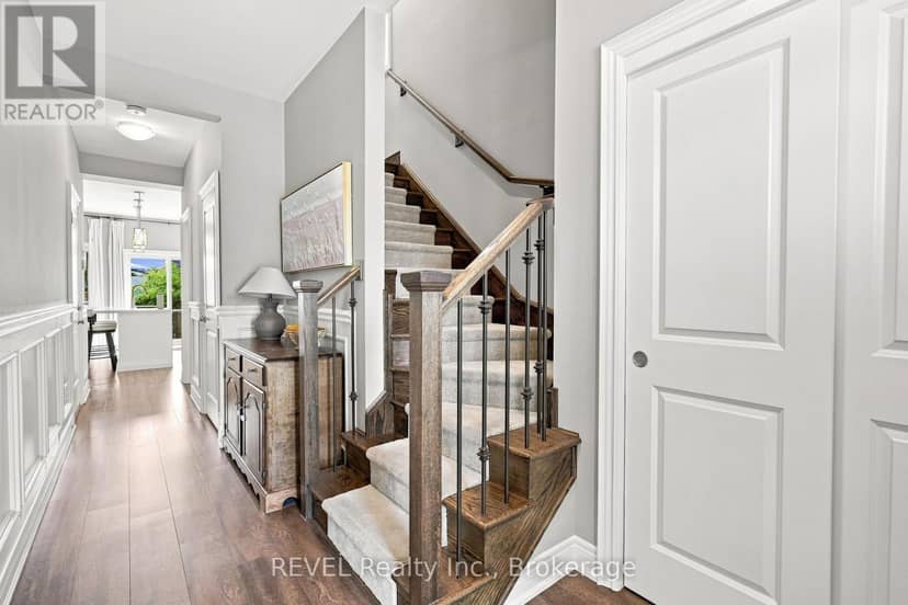 136 Acacia Road — photo 3 of 38
