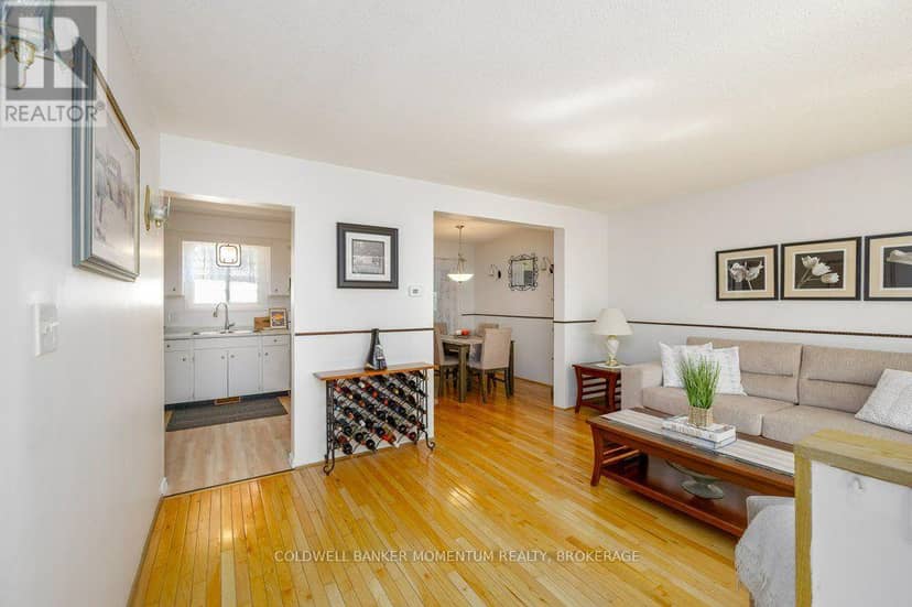 121 Dorothy Street — photo 8 of 37