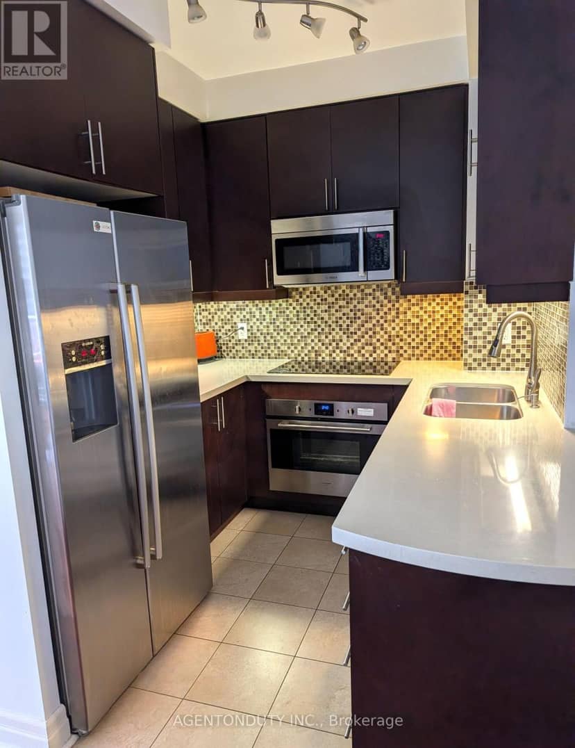 1009 - 35 Balmuto Street — photo 19 of 40
