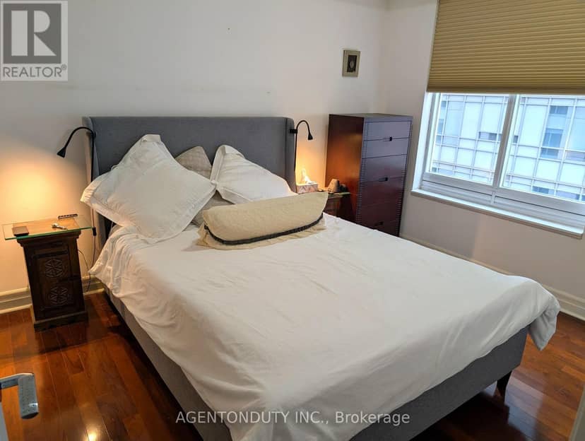 1009 - 35 Balmuto Street — photo 31 of 40