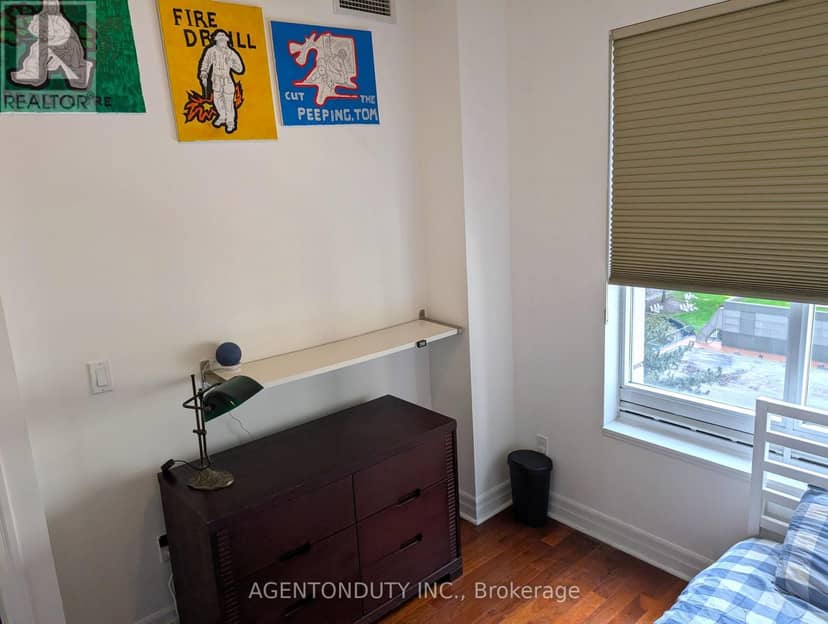 1009 - 35 Balmuto Street — photo 4 of 40