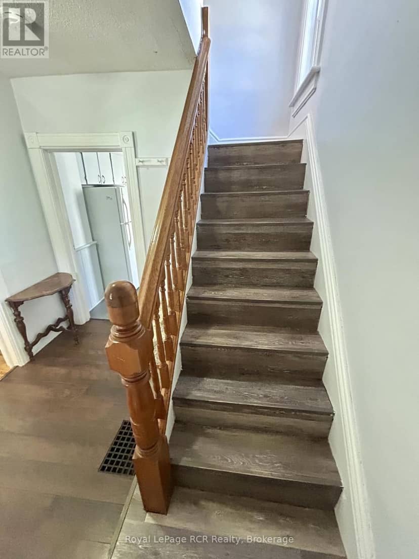 962 7th Avenue E — photo 10 of 19