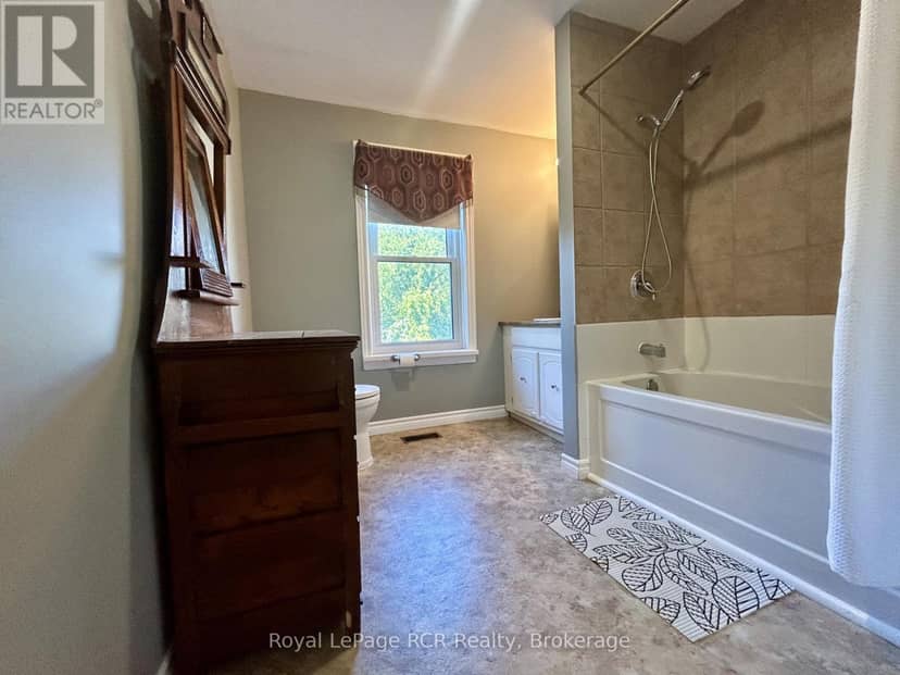 962 7th Avenue E — photo 15 of 19