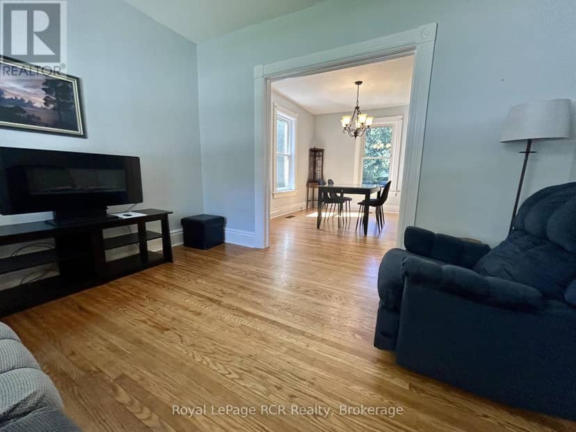 962 7th Avenue E — photo 4 of 19