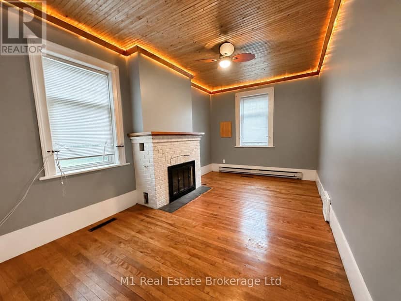 223 St. George Street E — photo 10 of 20