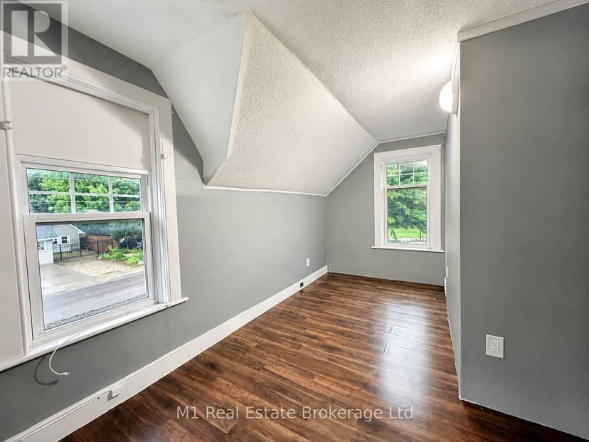 223 St. George Street E — photo 20 of 20