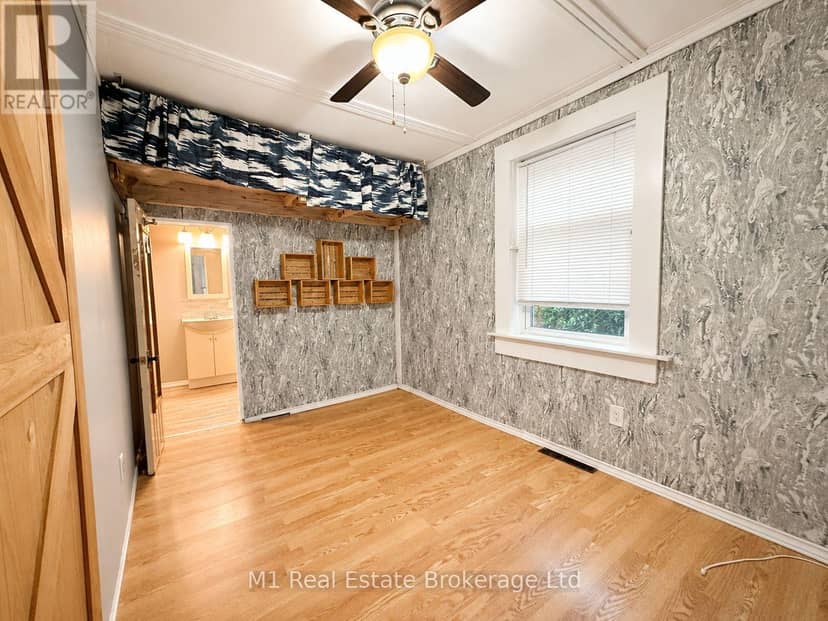 223 St. George Street E — photo 6 of 20