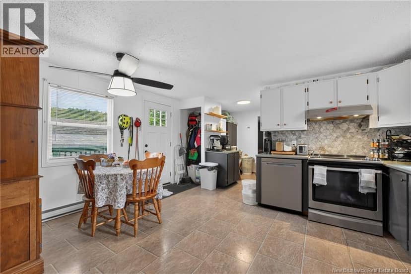 33 Glenview Drive — photo 3 of 25