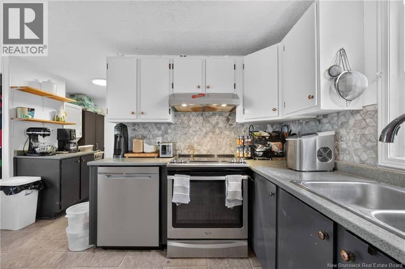 33 Glenview Drive — photo 5 of 25