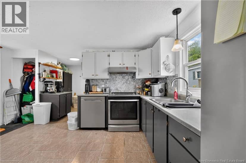 33 Glenview Drive — photo 10 of 25