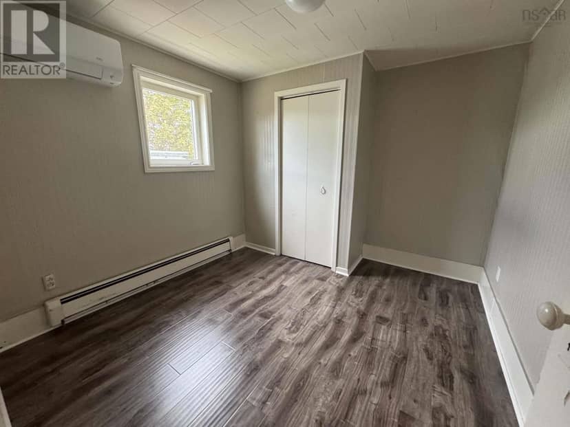 1057 George Street — photo 8 of 18