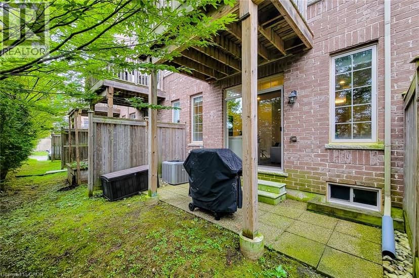 257 PARKSIDE Drive Unit# 16 — photo 4 of 38