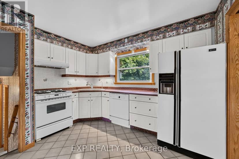 47 Glenburnie Crescent — photo 10 of 37