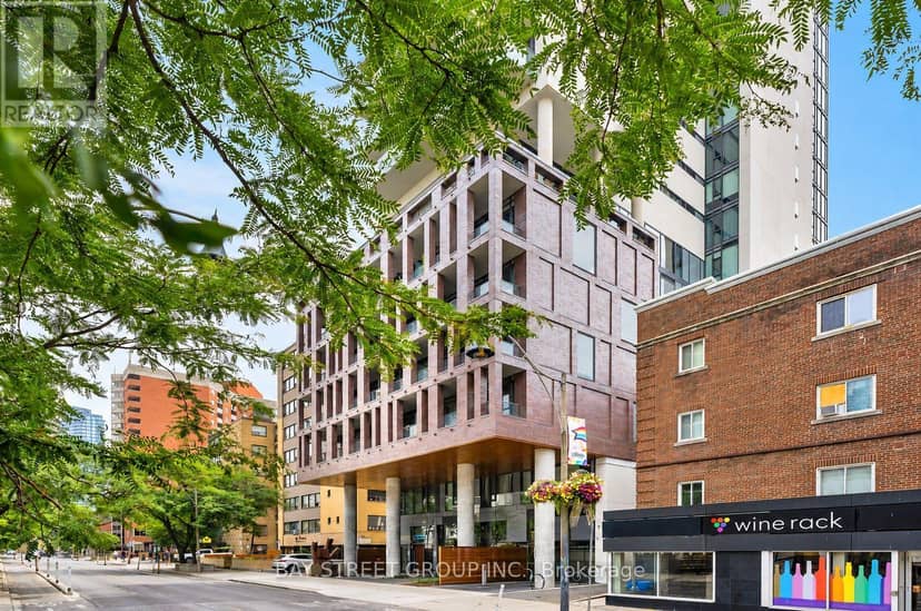 407 - 81 Wellesley Street E — photo 2 of 18