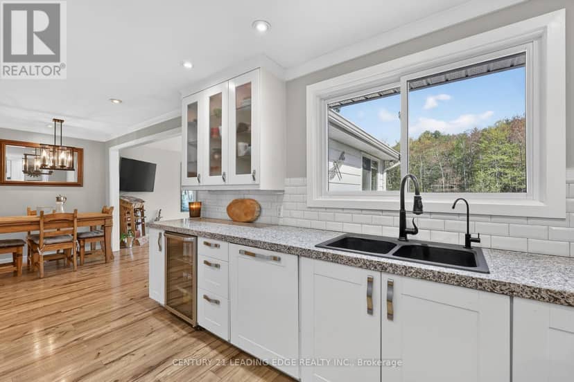 2996 Moynes Road — photo 10 of 40