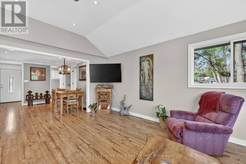 2996 Moynes Road — photo 15 of 40