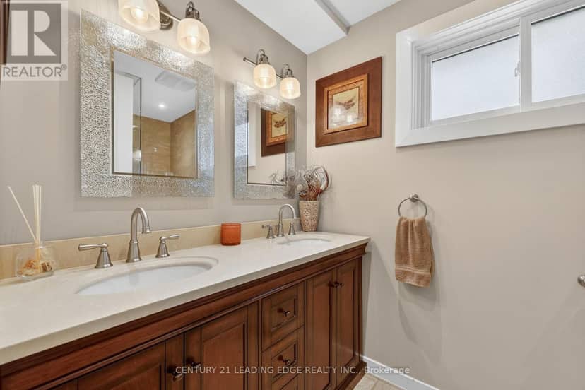 2996 Moynes Road — photo 20 of 40