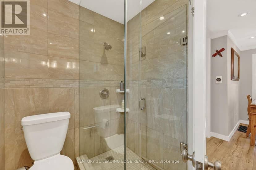2996 Moynes Road — photo 21 of 40