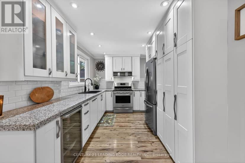2996 Moynes Road — photo 8 of 40