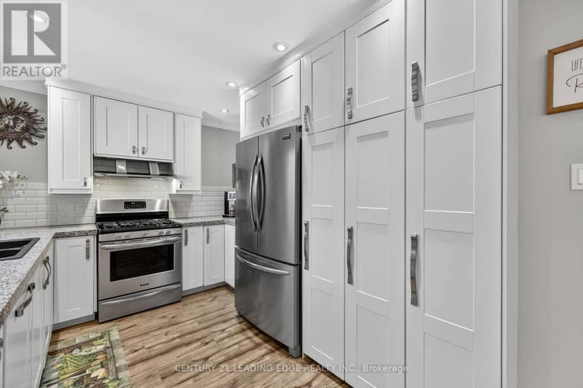 2996 Moynes Road — photo 9 of 40