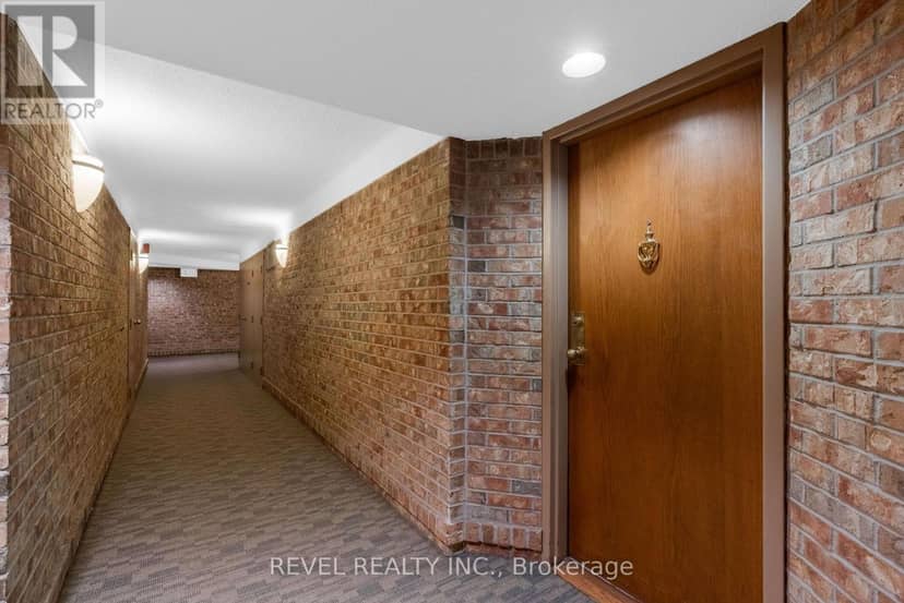 305 - 181 Collier Street, Barrie, photo 3