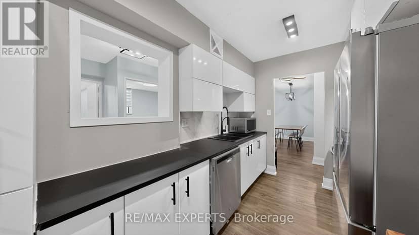 1703 - 390 Dixon Road — photo 6 of 29