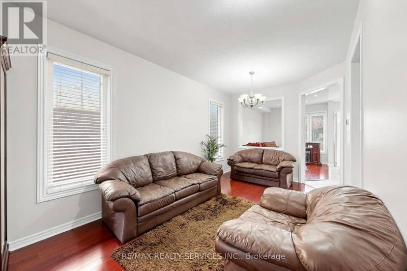 50 Rocky Point Crescent — photo 8 of 40