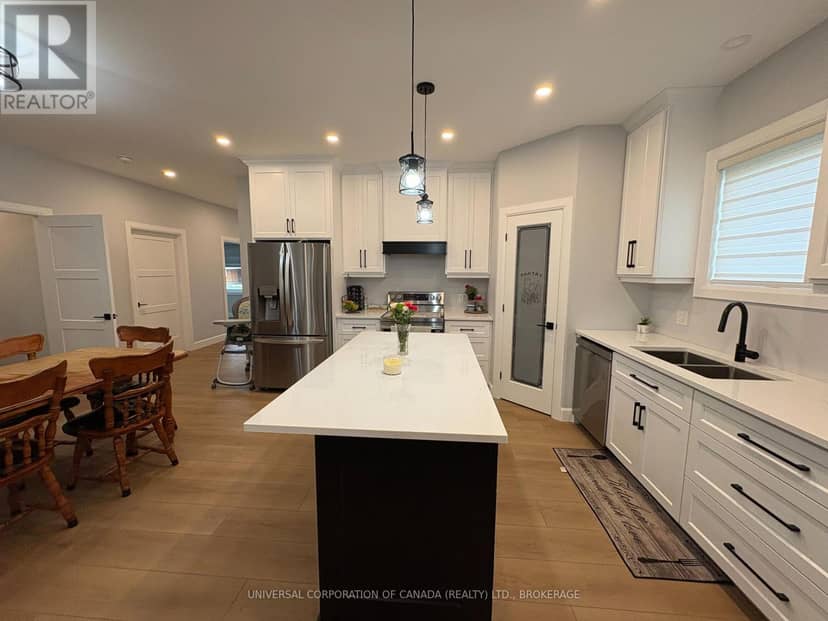 63 Rebecca Drive — photo 5 of 35