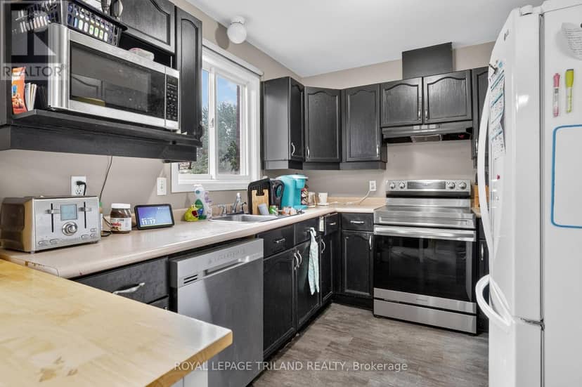 267 Fleming Drive, London East, photo 6