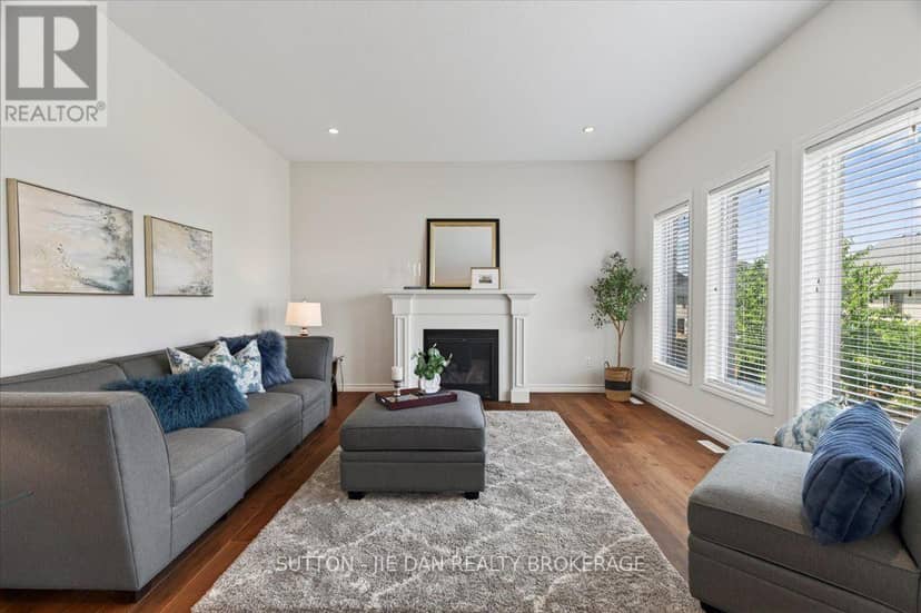 2361 Torrey Pines Way — photo 11 of 40