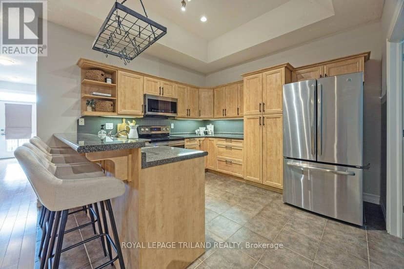 67 - 70 Tanoak Drive — photo 13 of 40