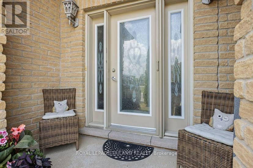 67 - 70 Tanoak Drive, London North, photo 4