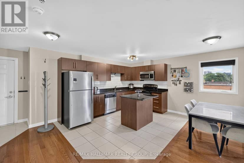 401 - 646 Cummings Avenue — photo 18 of 37