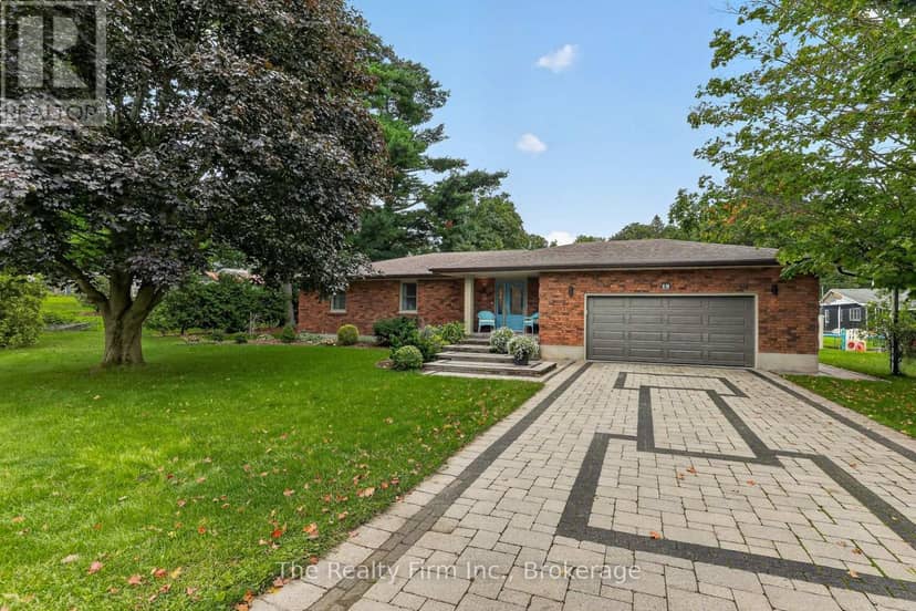 19 Wellington Street W, Norwich, photo 2