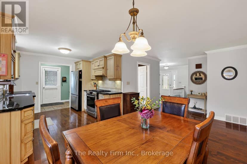 19 Wellington Street W, Norwich, photo 7