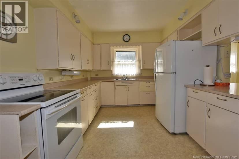 242 Highland Avenue — photo 18 of 40