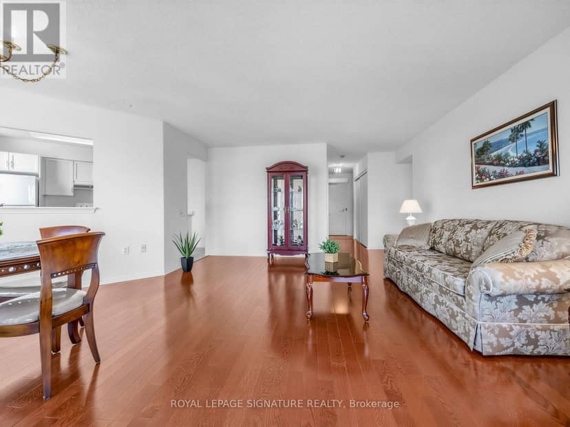 807 - 11 Thorncliffe Park Drive — photo 10 of 35