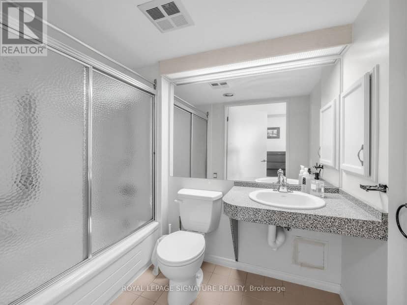 807 - 11 Thorncliffe Park Drive — photo 28 of 35