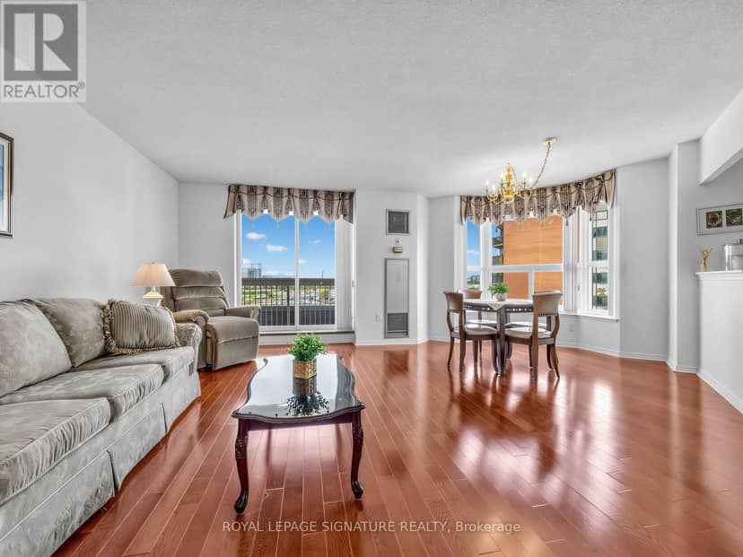 807 - 11 Thorncliffe Park Drive, Toronto, photo 3