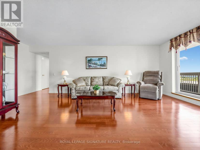 807 - 11 Thorncliffe Park Drive, Toronto, photo 7