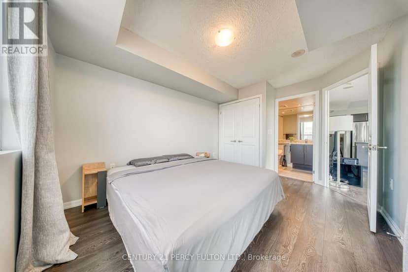 1010 - 125 Western Battery Road — photo 13 of 31