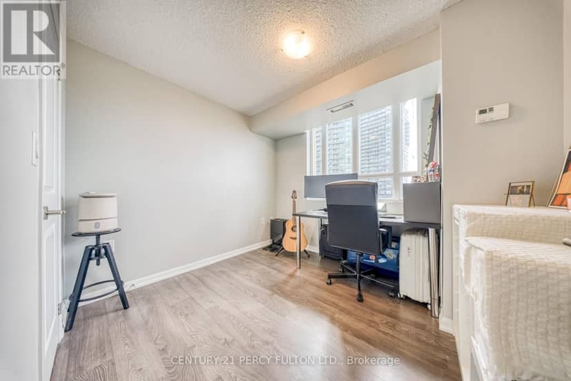 1010 - 125 Western Battery Road — photo 15 of 31