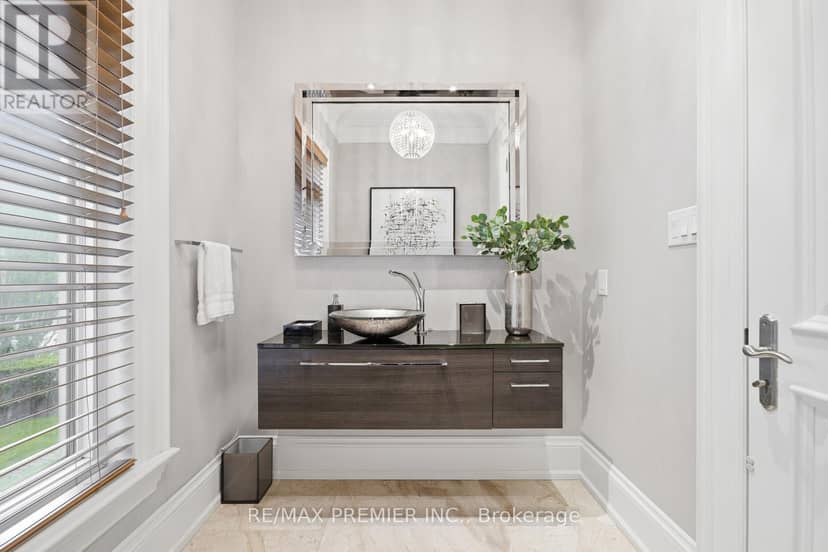 35 Normandale Crescent — photo 19 of 40