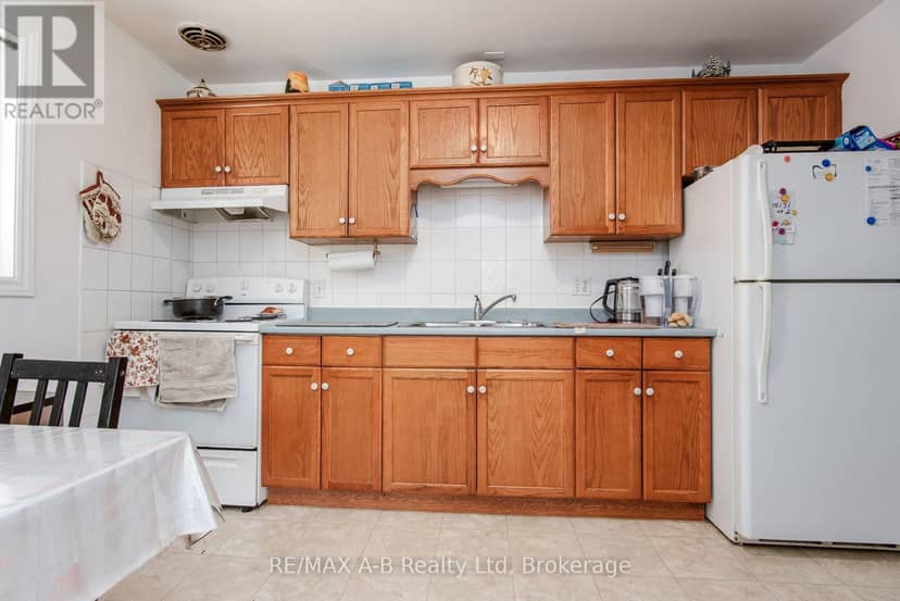 727 Frederick Street — photo 11 of 40