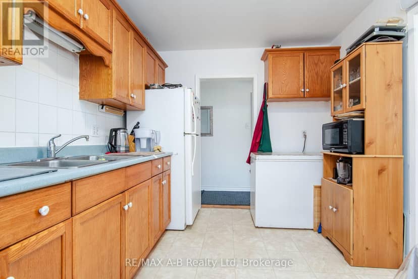727 Frederick Street — photo 13 of 40