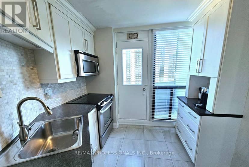 E41 - 300 Mill Road — photo 14 of 40