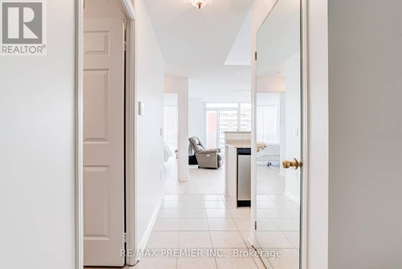 PH06 - 15 Michael Power Place — photo 5 of 40