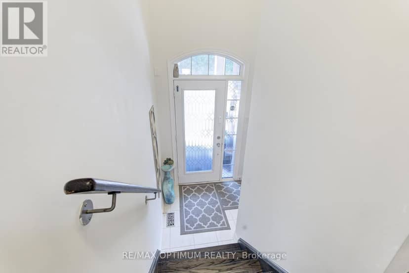 82 Oakmore Lane, Brampton, photo 5
